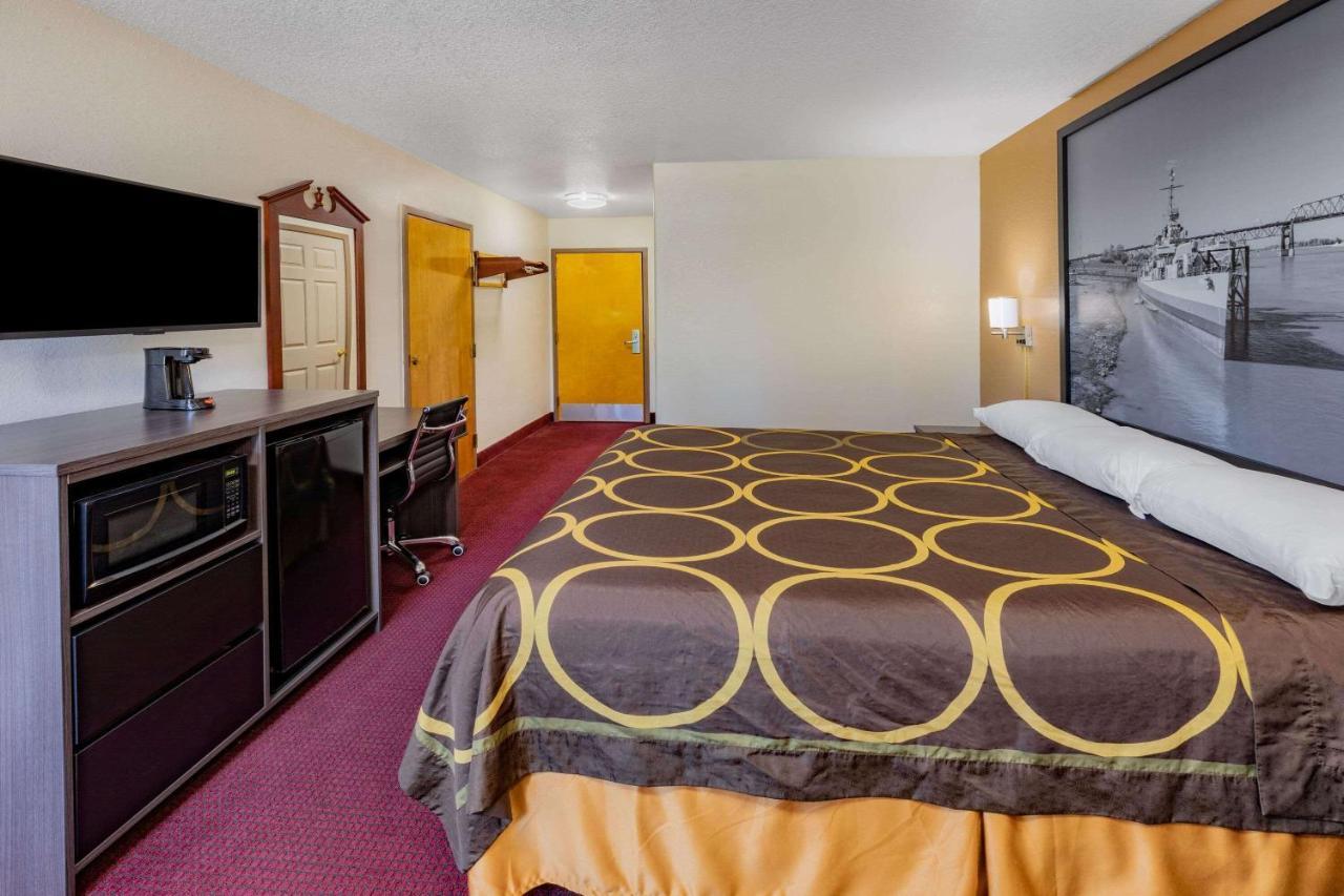 Super 8 By Wyndham Kinder/Coushatta Near Casino Eksteriør bilde